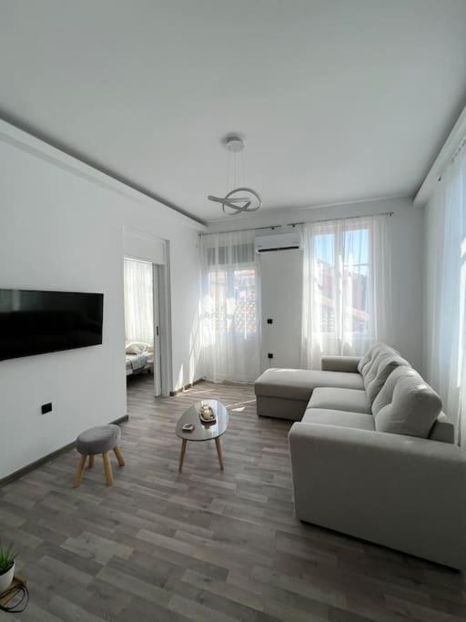 Bougainvillea Apartments 2 Nafplio Exterior photo