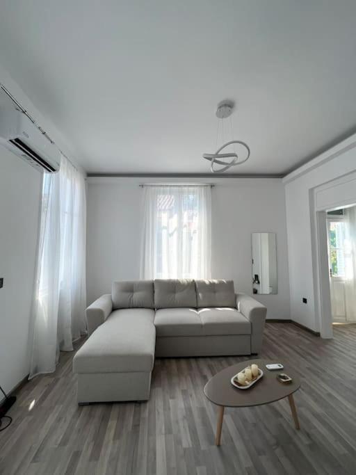 Bougainvillea Apartments 2 Nafplio Exterior photo